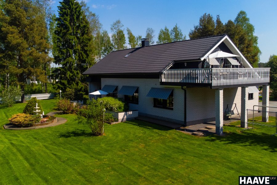 1717489798147-103262